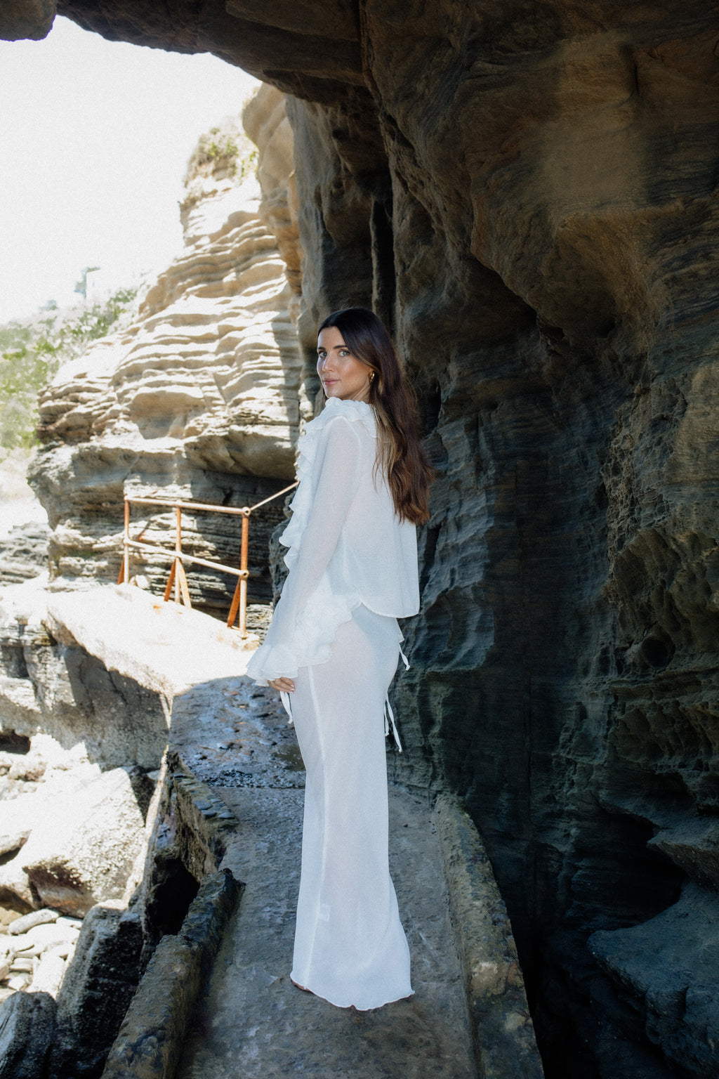 Scarlet Set white